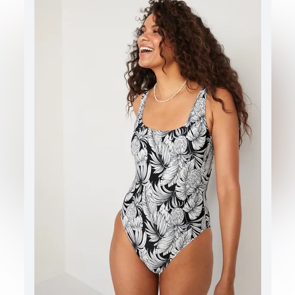 NWT OLD NAVY One Piece Black and White Square Neck Swimsuit Size XXL - Picture 1 of 16